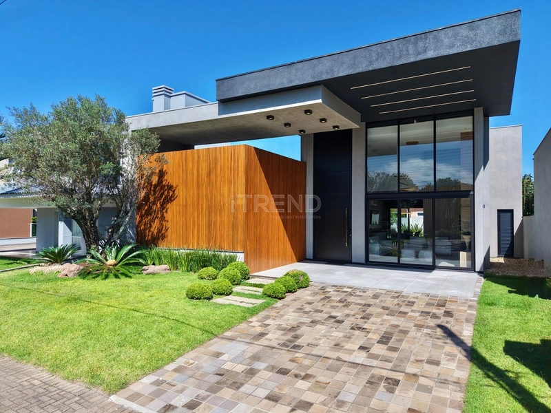 Casa nova em Condomínio de Luxo á Beira da lagoa em Capão da Canoa: 2ª foto da galeria de imagens do imóvel