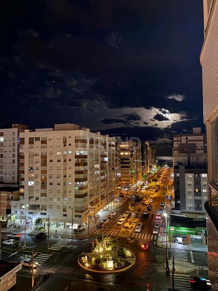 Sacada de Frente: 11ª foto da galeria de imagens do imóvel