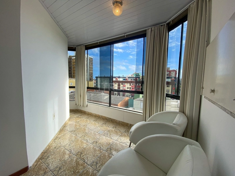 Apartamento de frente no centro da cidade!