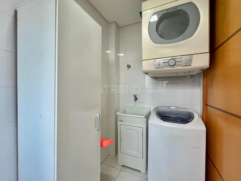 Sacada de Frente: 9ª foto da galeria de imagens do imóvel