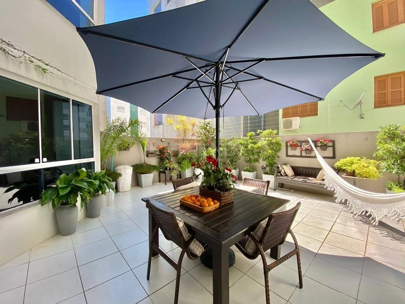 Apartamento com amplo terraço em L: 1ª foto da galeria de imagens do imóvel