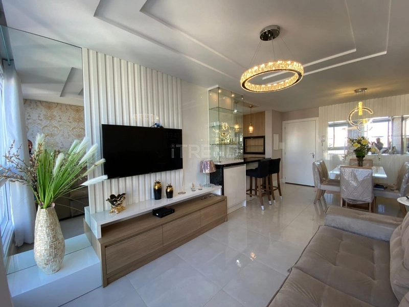 LINDO APARTAMENTO MOBILIADO E DECORADO NO CORAÇÃO DE CAPÃO!