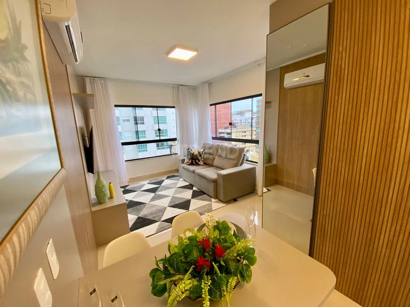 FRENTE PRAÇA MOBILIADO E DECORADO: 2ª foto da galeria de imagens do imóvel