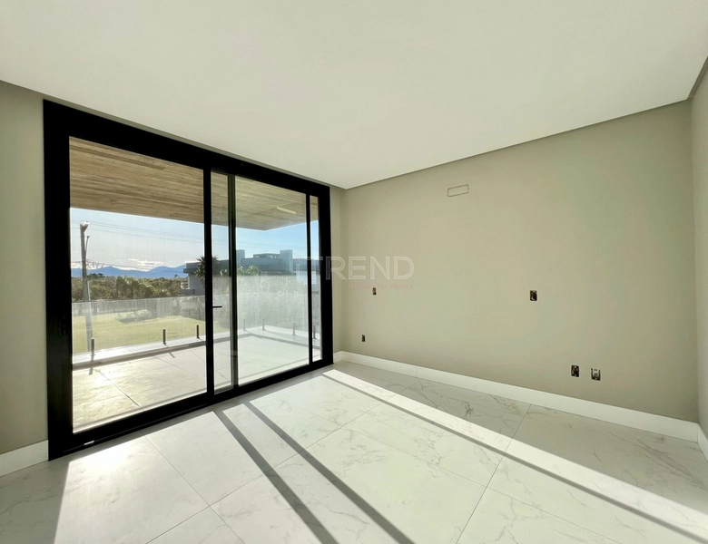 MANSÃO A BEIRA DA LAGOA DOS QUADROS!: 16ª foto da galeria de imagens do imóvel