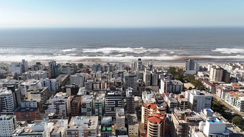 APARTAMENTO DE FRENTE À VENDA  EM CAPÃO DA CANOA: 2ª foto da galeria de imagens do imóvel