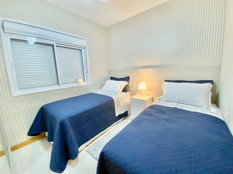 Amplo apartamento mobiliado e decorado: 2ª foto da galeria de imagens do imóvel