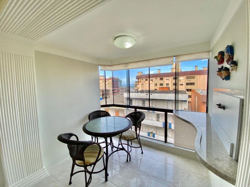 Apenas uma quadra do mar no centro