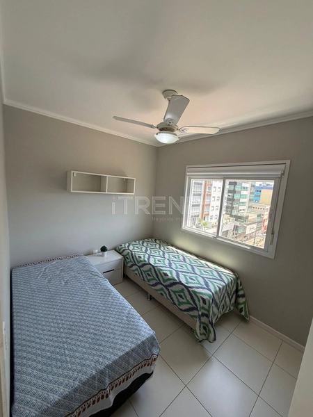 APARTAMENTO DE FRENTE MOBILIADO NO CENTRO DE CAPÃO DA CANOA: 3ª foto da galeria de imagens do imóvel