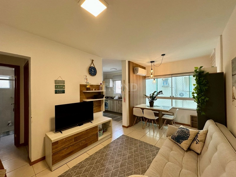 Junto a Praça Flavio Boianovski: 2ª foto da galeria de imagens do imóvel