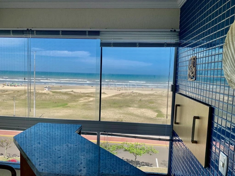 Belíssimo apartamento de frente para o mar: 24ª foto da galeria de imagens do imóvel