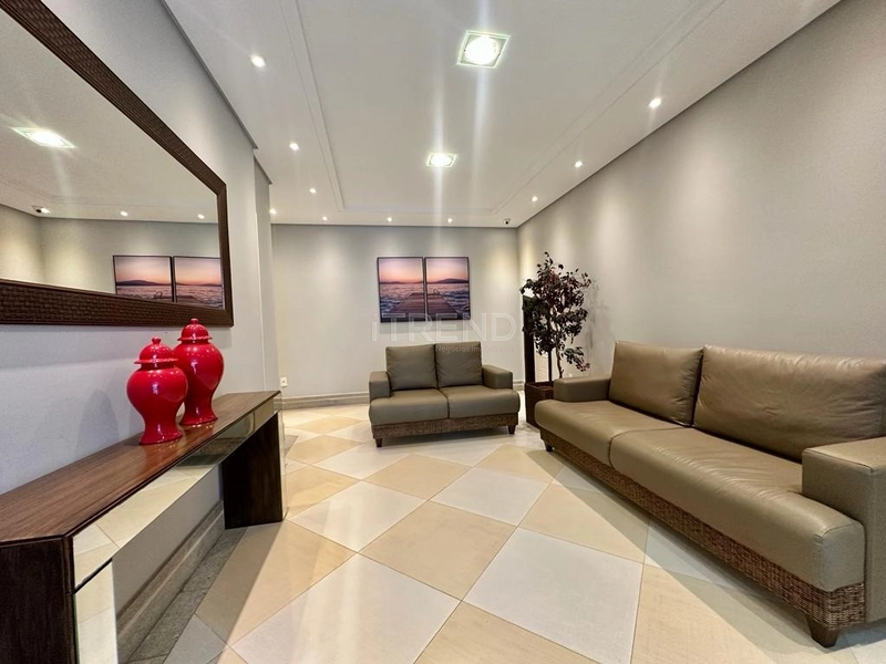 Amplo apartamento e bem iluminado: 2ª foto da galeria de imagens do imóvel