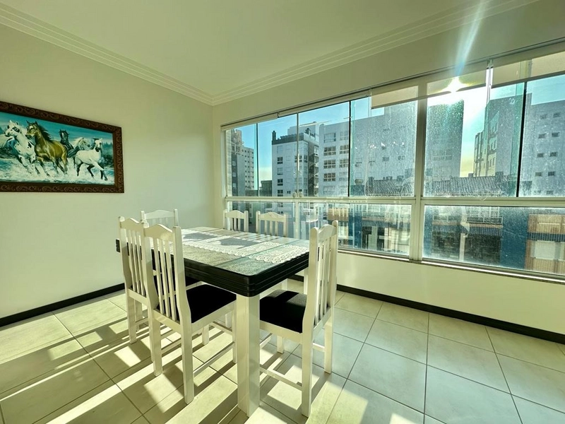 Amplo apartamento e bem iluminado: 9ª foto da galeria de imagens do imóvel