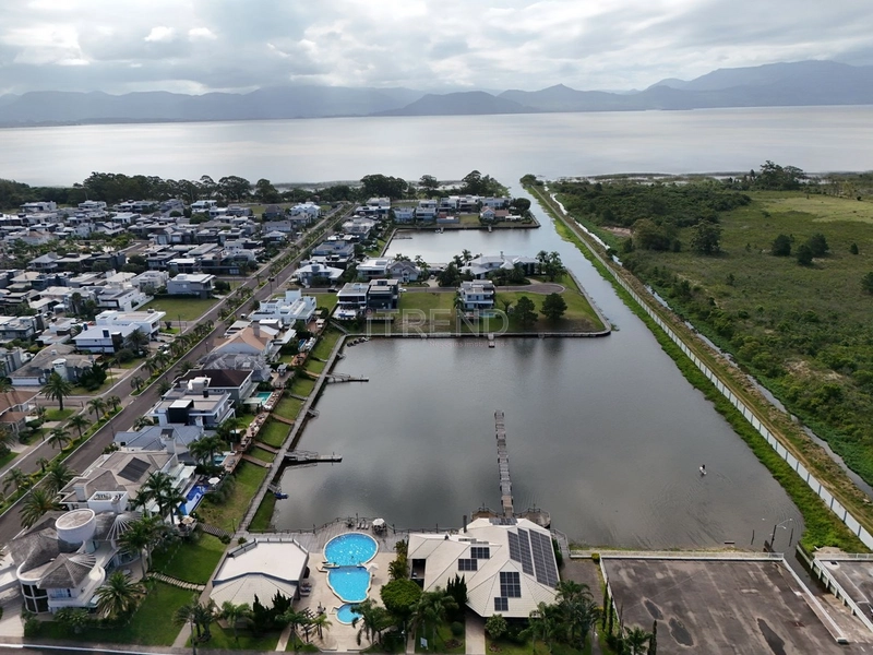 CONDOMÍNIO VELAS DA MARINA SOBRADO À BEIRA DA LAGOA À VENDA !: 6ª foto da galeria de imagens do imóvel
