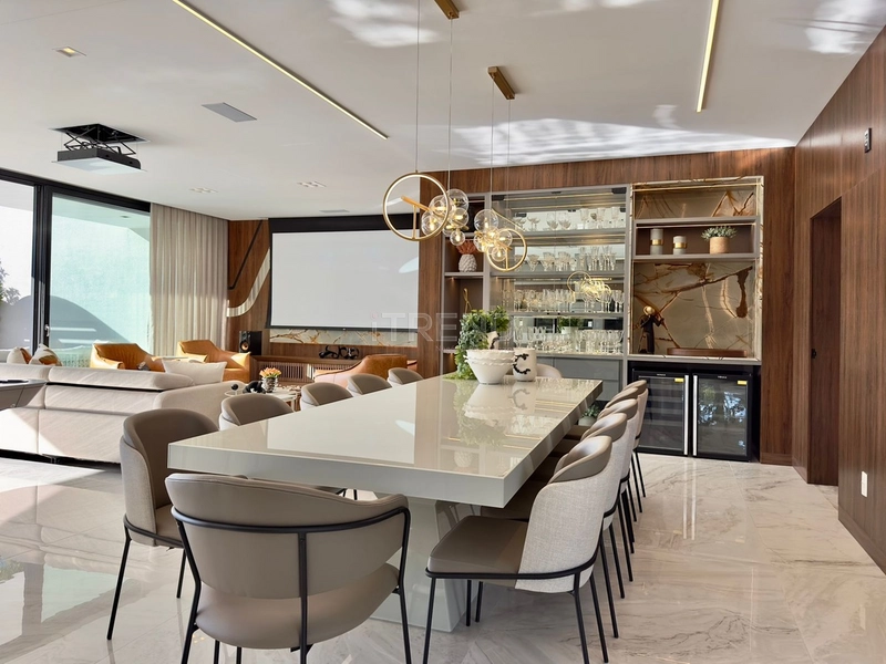 Luxuosa mansão na beira da Marina: 8ª foto da galeria de imagens do imóvel