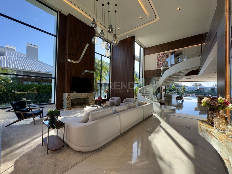 Luxuosa mansão na beira da Marina: 26ª foto da galeria de imagens do imóvel