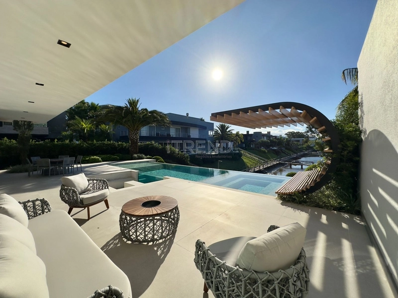 Luxuosa mansão na beira da Marina: 19ª foto da galeria de imagens do imóvel
