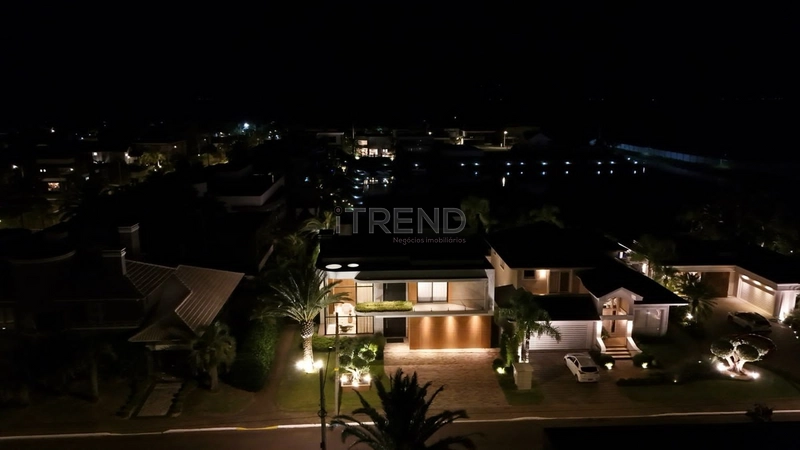 Luxuosa mansão na beira da Marina: 31ª foto da galeria de imagens do imóvel