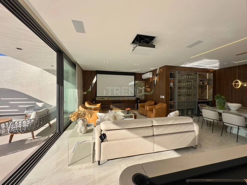 Luxuosa mansão na beira da Marina: 41ª foto da galeria de imagens do imóvel