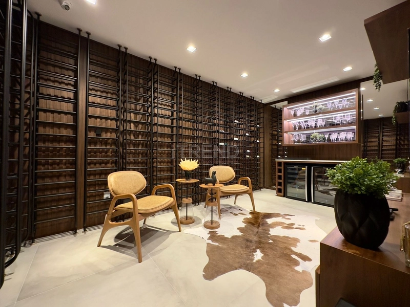 Luxuosa mansão na beira da Marina: 7ª foto da galeria de imagens do imóvel