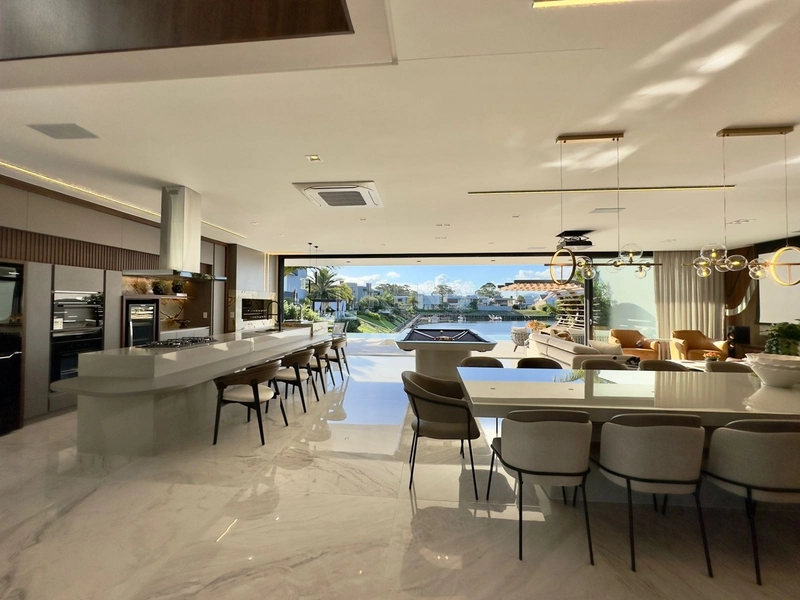 Luxuosa mansão na beira da Marina: 6ª foto da galeria de imagens do imóvel