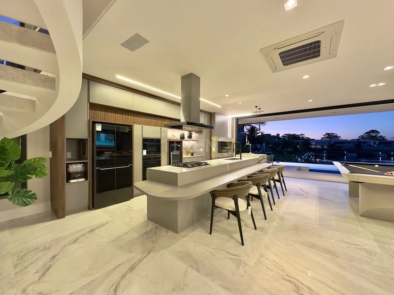 Luxuosa mansão na beira da Marina: 43ª foto da galeria de imagens do imóvel