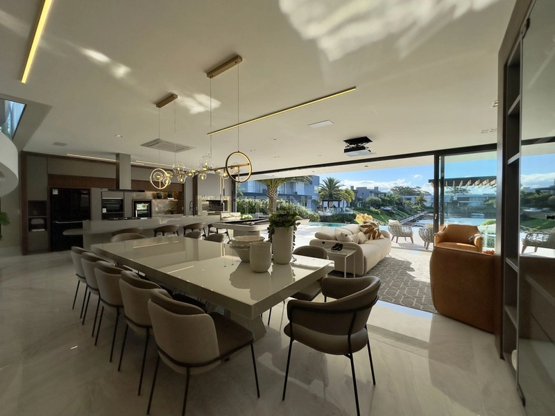 Luxuosa mansão na beira da Marina: 33ª foto da galeria de imagens do imóvel