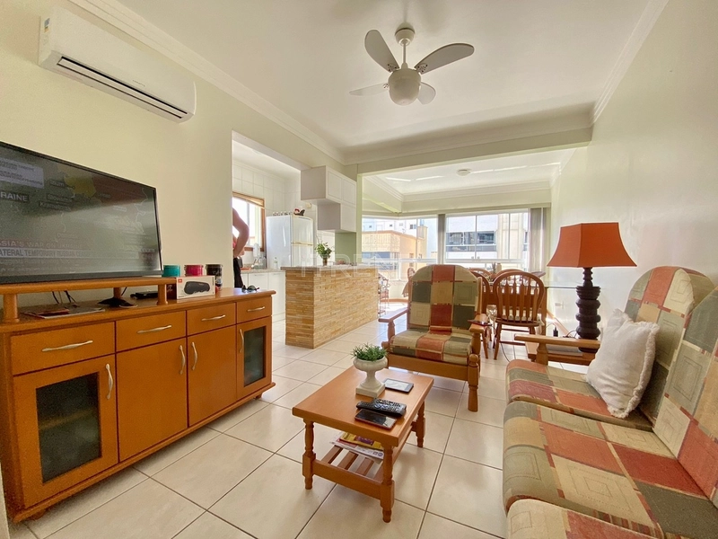 Apartamento de frente: 2ª foto da galeria de imagens do imóvel