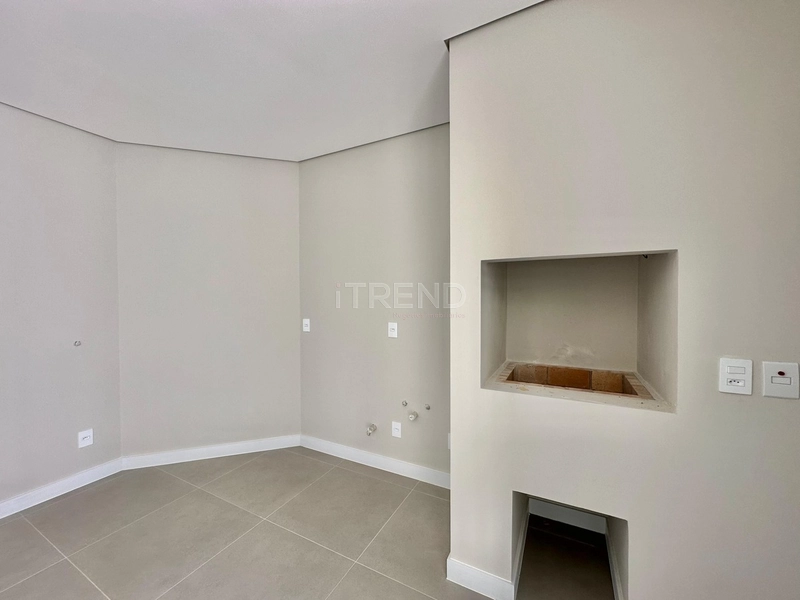 De frente com vista Serra e lagoa: 9ª foto da galeria de imagens do imóvel