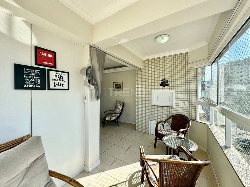 Apartamento com sacada de frente e vista para a rua: 5ª foto da galeria de imagens do imóvel