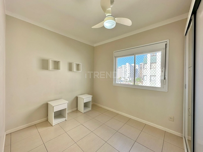 Apartamento com sacada de frente e vista para a rua: 12ª foto da galeria de imagens do imóvel