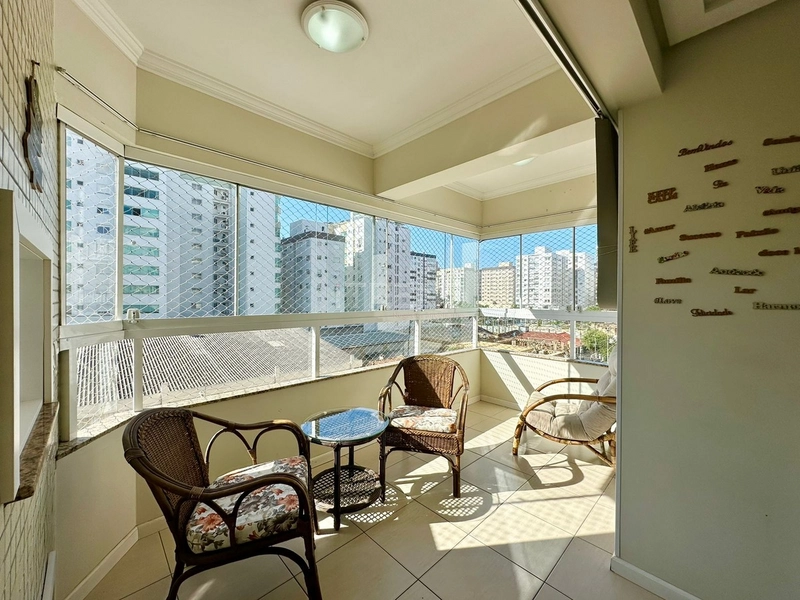 Apartamento com sacada de frente e vista para a rua: 4ª foto da galeria de imagens do imóvel