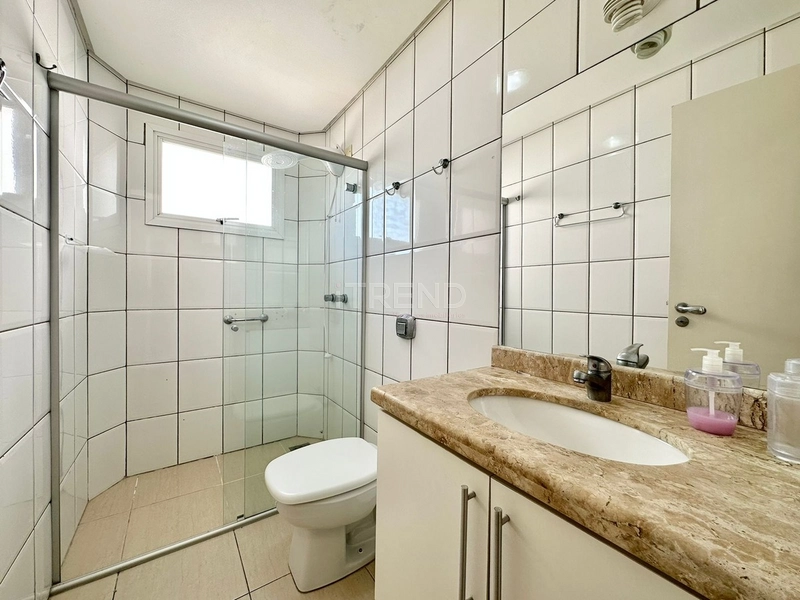 Apartamento com sacada de frente e vista para a rua: 15ª foto da galeria de imagens do imóvel