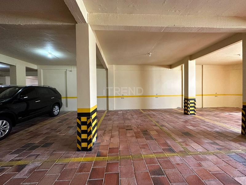 APARTAMENTO À VENDA DE FRENTE PARA PRAÇA E COM UMA LINDA VISTA PARA O: 4ª foto da galeria de imagens do imóvel
