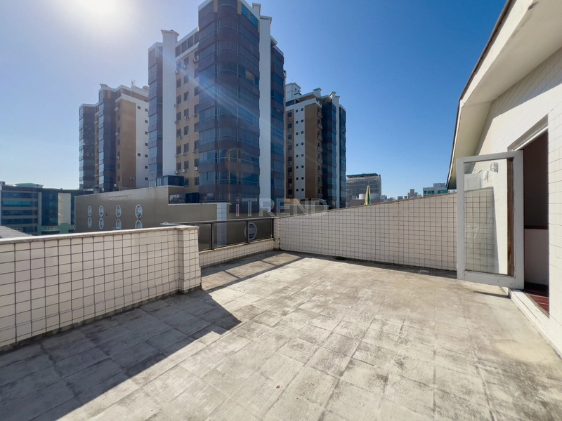 CENTRO MAR – COBERTURA | 1 QUADRA DO MAR | 217m² PRIVATIVOS: 32ª foto da galeria de imagens do imóvel