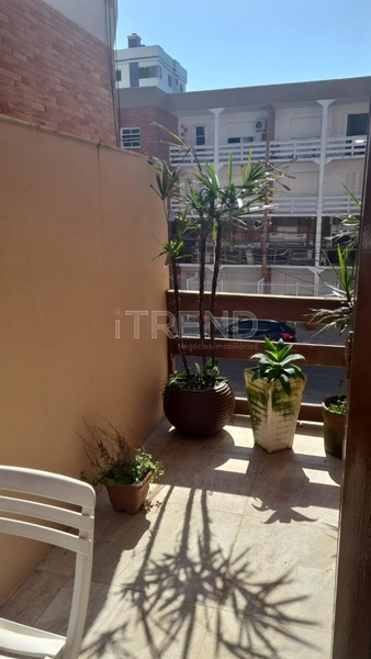 Apartamento com terraço no Centro: 1ª foto da galeria de imagens do imóvel