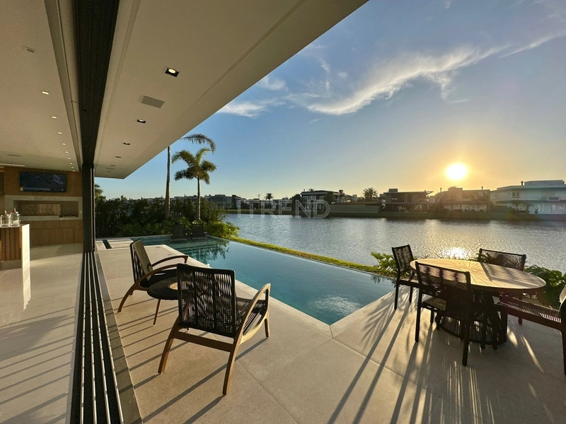 Mansão Beira Lago: 1ª foto da galeria de imagens do imóvel