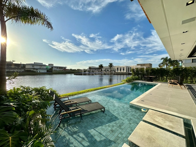 Mansão Beira Lago: 3ª foto da galeria de imagens do imóvel