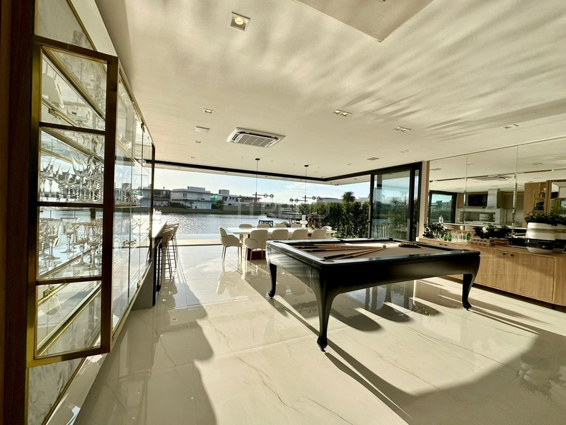 Mansão Beira Lago: 13ª foto da galeria de imagens do imóvel