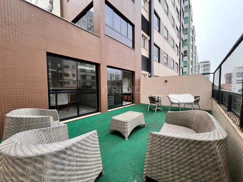 Com terraço de frente: 7ª foto da galeria de imagens do imóvel