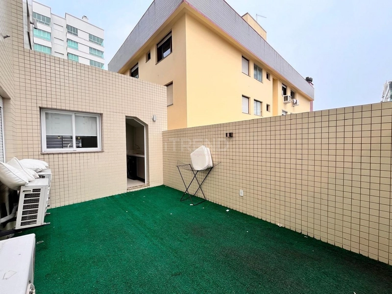Com terraço de frente: 19ª foto da galeria de imagens do imóvel