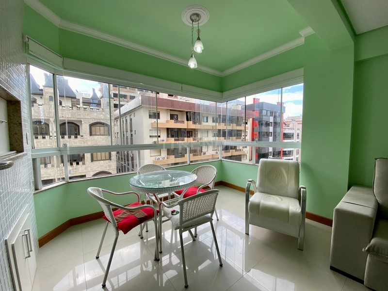 Apartamento de frente com vista liberada para a rua: 1ª foto da galeria de imagens do imóvel