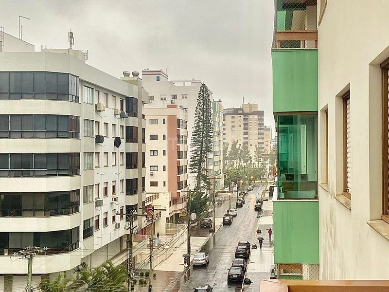 Apenas uma quadra da Praça Flávio Boianovski: 9ª foto da galeria de imagens do imóvel