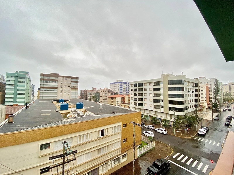 Apenas uma quadra da Praça Flávio Boianovski: 10ª foto da galeria de imagens do imóvel