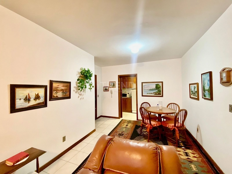 Apenas uma quadra da Praça Flávio Boianovski: 12ª foto da galeria de imagens do imóvel