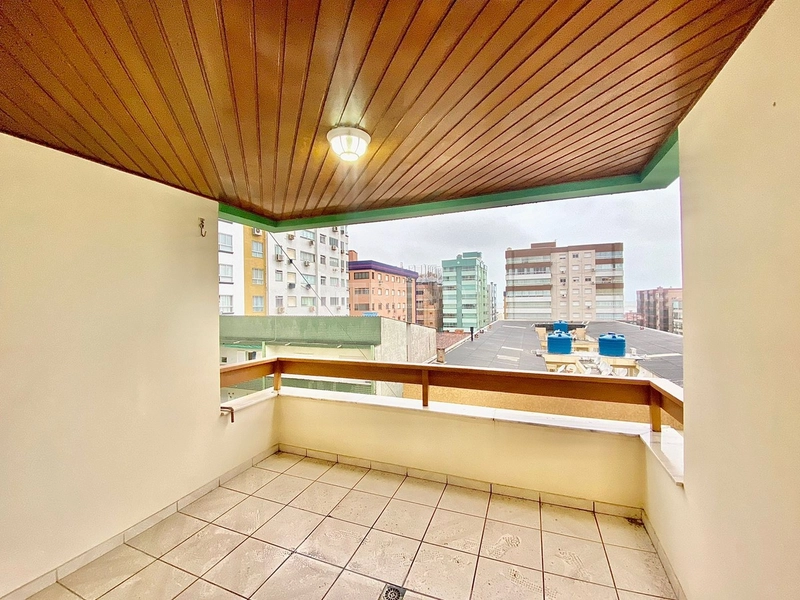 Apenas uma quadra da Praça Flávio Boianovski: 5ª foto da galeria de imagens do imóvel