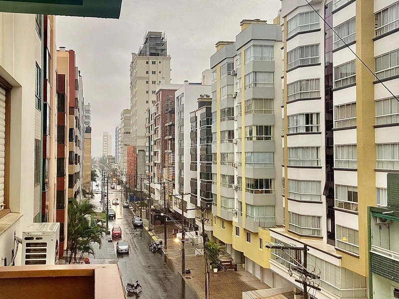 Apenas uma quadra da Praça Flávio Boianovski: 7ª foto da galeria de imagens do imóvel