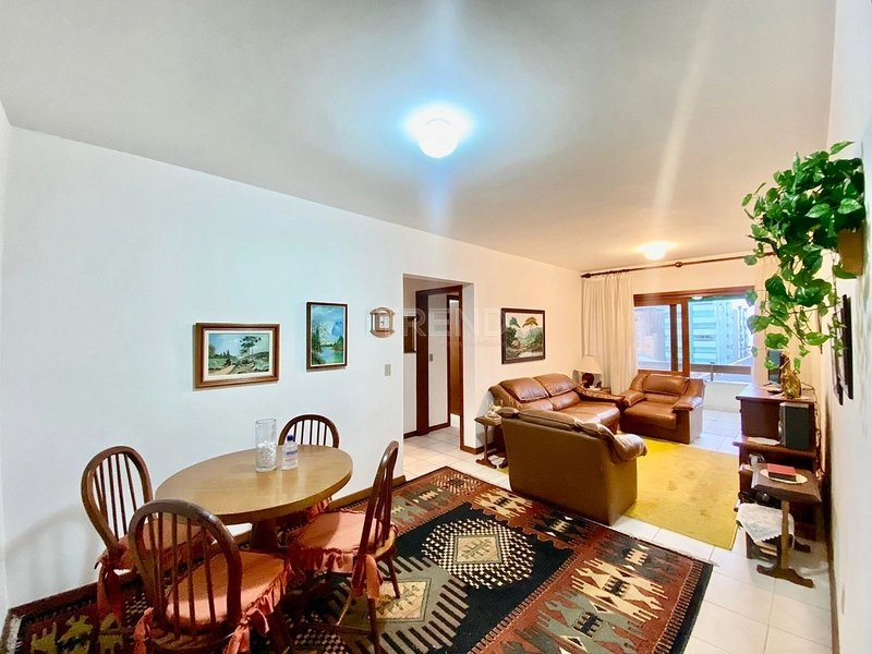 Apenas uma quadra da Praça Flávio Boianovski: 2ª foto da galeria de imagens do imóvel