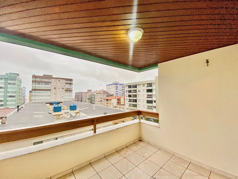 Apenas uma quadra da Praça Flávio Boianovski: 6ª foto da galeria de imagens do imóvel