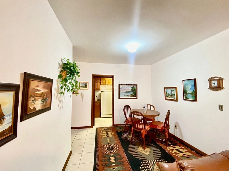 Apenas uma quadra da Praça Flávio Boianovski: 11ª foto da galeria de imagens do imóvel