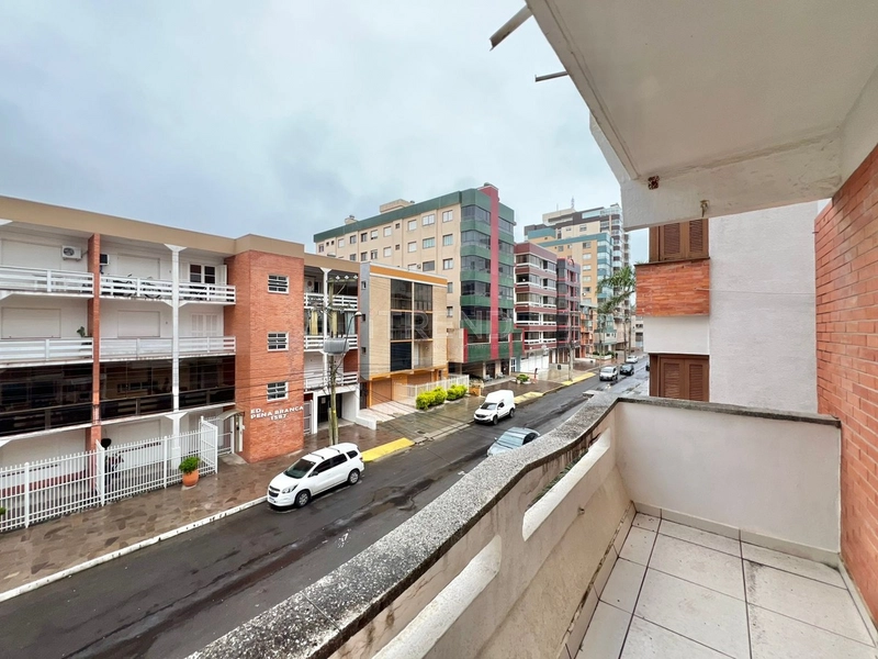 Com sacada separada de frente!